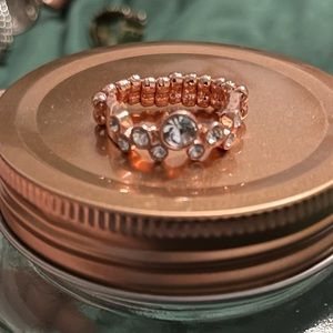 Paparazzi Rings- Stretchable band
All paparazzi Jewelry- 3 for $10